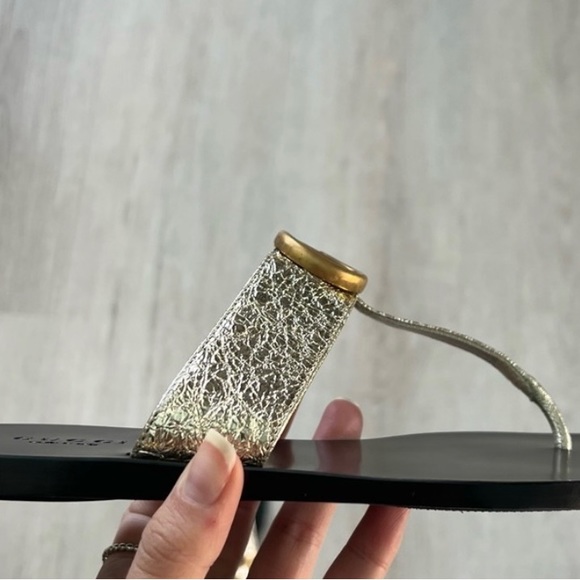 Gucci GG T-strap Sandal - LIKE NEW - Picture 3 of 8